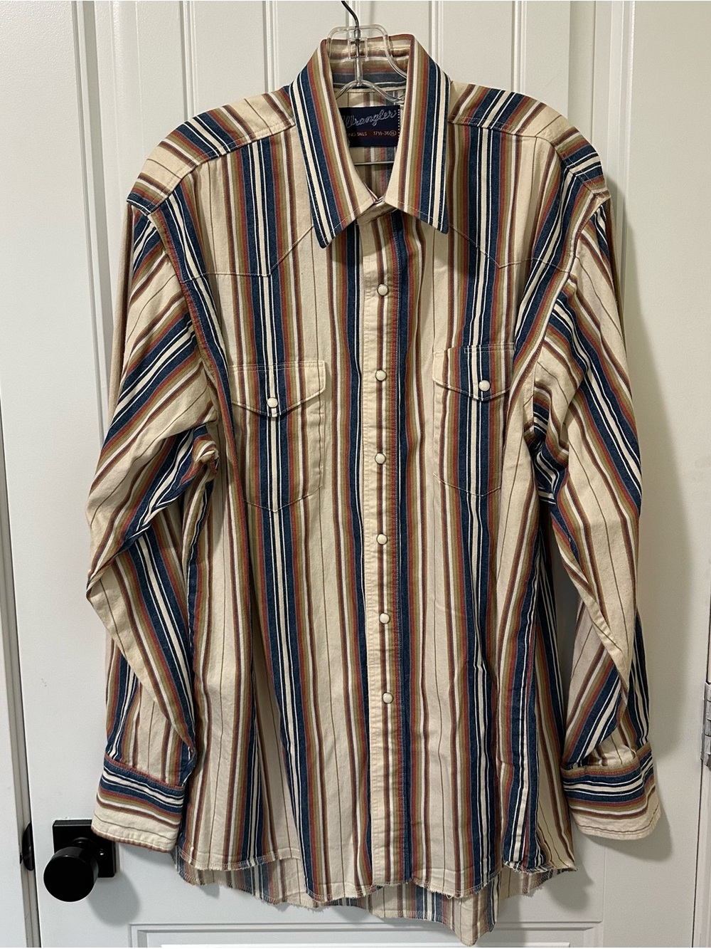Wrangler Beige Western Stripe Button-Down Shirt with Navy & Rust X Long Tails